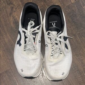 On Running Cloudmonster White Black size 7.5